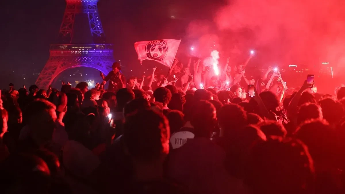 Haos u Parizu: Navijači PSŽ-a divljali na proslavi titule, preko 400 uhapšenih (VIDEO)