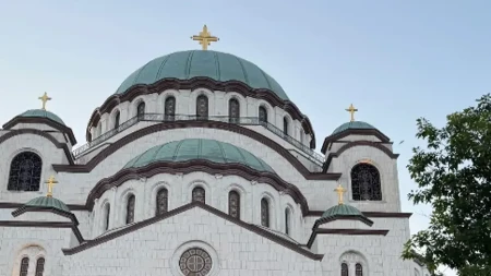 Jutro je dočekala ispred Hrama Svetog Save: Poznata Srpkinja satima čekala da se pokloni Pojasu Presvete Bogorodice