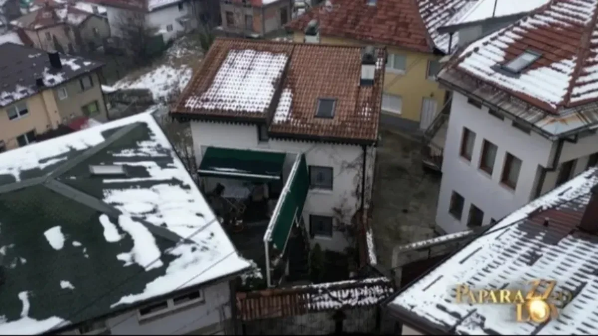 Ima milione, a živi u skromnoj kući! Niko ne veruje da je ovo dom jednog od najpoznatijih pevača sa naših prostora!