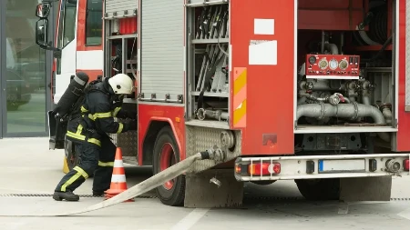 Još jedan požar zbog aparata za kafu? Vatru gasilo 30 vatrogasaca 