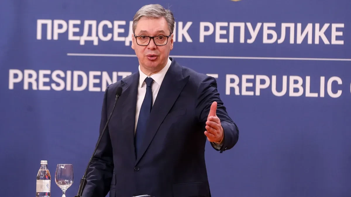 Moćna poruka Aleksandra Vučića: Kmetske duše brinu za svoj džep, a ja za naš narod!