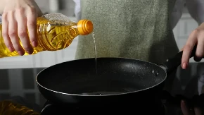 Koliko puta se sme koristiti isto ulje? Jedna stvar odmah otkriva kada je vreme da ga bacite