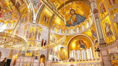 Svi vernici ovo treba da znaju: Koliko dugo može da stoji sveta vodica i šta treba da uradite kada donesete novu?