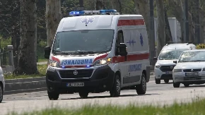 Taksi pokosio pešaka: Prevezli ga na VMA