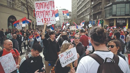 Ne biraju gde udaraju: Blokaderi i opozicionari povadiše oči jedni drugima