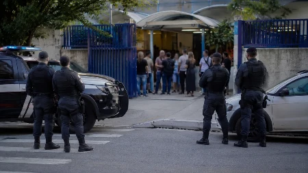 Horor u školi: Maloletnik otvorio vatru, učenici bežali preko krova!