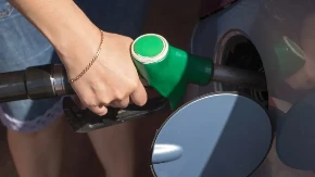 Nećete crvenu vaditi svaki dan, zaboravićete kada ste ga točili u rezervoar: Kako da vam kola troše "zrno" goriva, 10 saveta koji smanjuju potrošnju