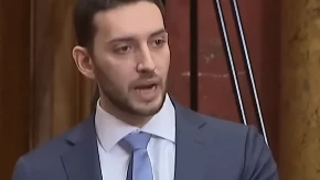Ovi će se poubijati! Blokader iz DS poručio dva burgera i pomfrit od Grbovića, ovaj mu odgovorio: Odj*bi! (VIDEO)