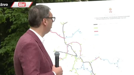 "Ovo crno je izgrađeno do 2012. godine, ovo crveno - to sada gradimo" Vučić pokazao mapu, ovo je impresivno