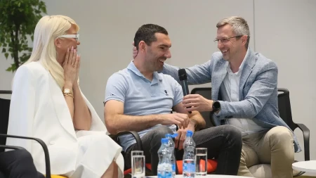 Beogradski maraton na konferenciji „Nijedna mama nije sama“: Majke dece sa invaliditetom vode najvažnije trke života