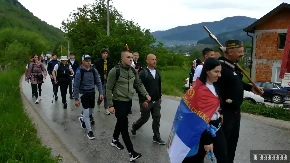 Na ovaj put se ide na krilima duše, a svaki korak je iz srca: Preko 20 hodočasnika krenulo peške od Rudog do manastira Ostrog - najviše omladine 