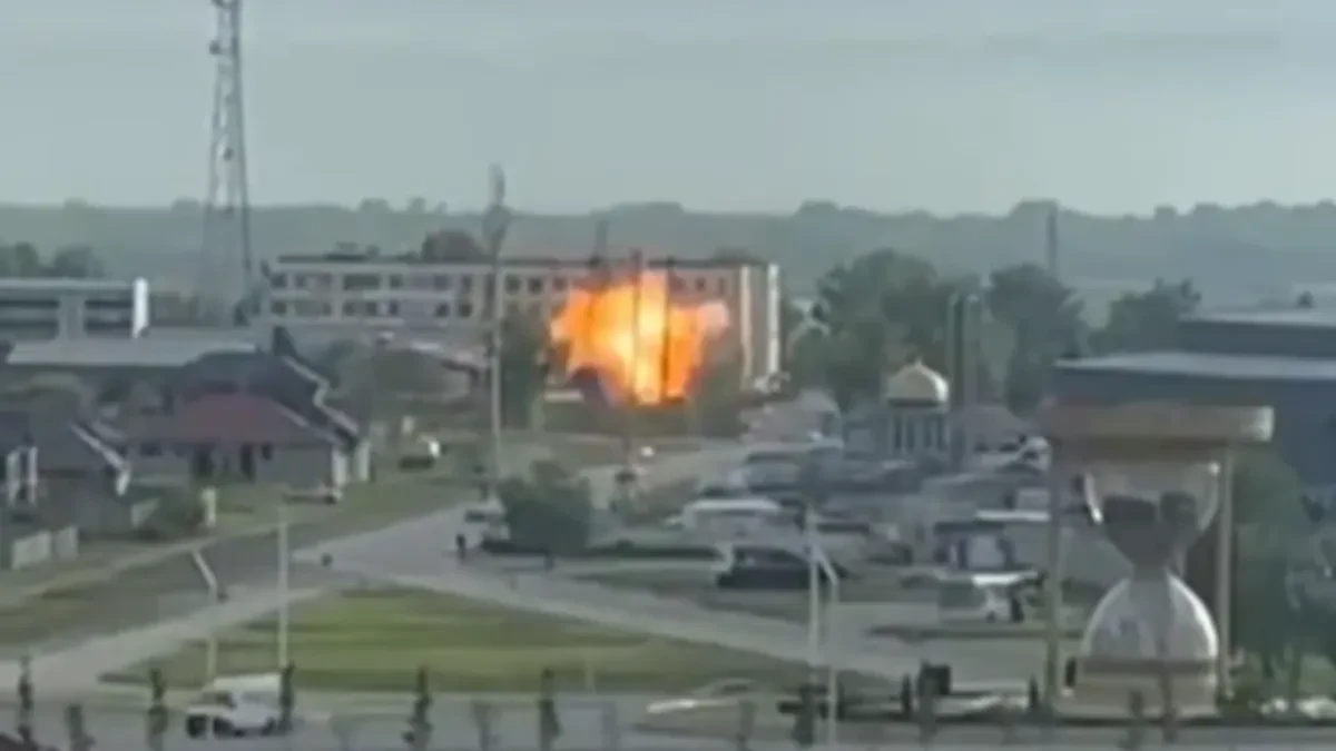 Ukrajinci udarili na najveću rusku bazu u Čečeniji! Snimljen napad na zgradu FSB-a (VIDEO)
