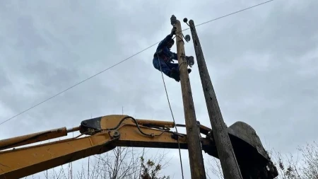 Nezapamćen pokušaj prevare građana, podvaljuju da se ovo potpiše: Pazite se, lažno se predstavljaju kao radnici EDS-a
