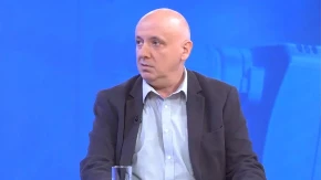 "Kad govori neko o ratu protiv novinara..." Radomirović: Do 2012. su naoružani specijalci upadali u redakcije i gasili medije!