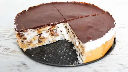 Šašava torta: Nema paljenja rerne, a ukusa kao da ste se trudili satima, još i posna