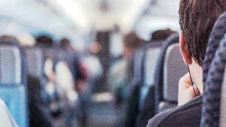 Panika na 2000 metara: Avion je morao da sleti, putnici su evakuisani - evo šta je pisalo na pametnom satu jednog od njih