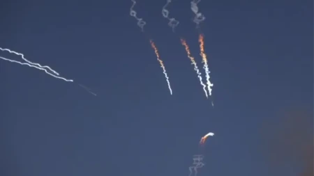 Osvetnički udar! Iran gađao američke baze u tri države, objavljen snimak (VIDEO)