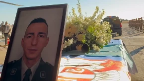 "Vojska Srbije je izgubila uzornog i predanog profesionalca" Mirovnjak koji je stradao u Libanu sahranjen u Kraljevu uz najviše vojne počasti