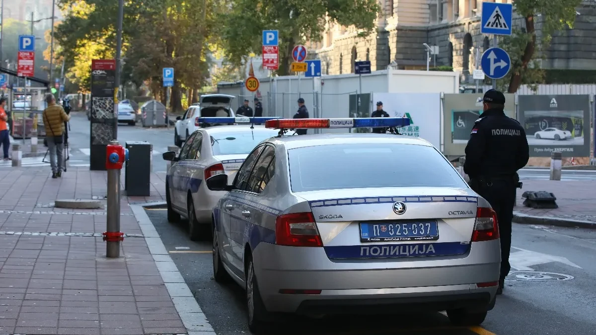  Oborili ga kolima, pa ga pretukli! Saslušani nasilnici, sumnja se da je motiv svađa oko devojke