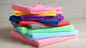 Šok u domaćinstvima: Svi smo pogrešno koristili mikrofiber krpe godinama – ova greška širi bakterije po celoj kući!