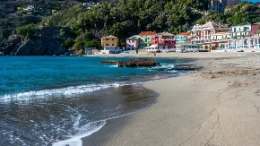 Turisti besni - na plaži zabranili suncobrane ljudima između 10 i 65 godina