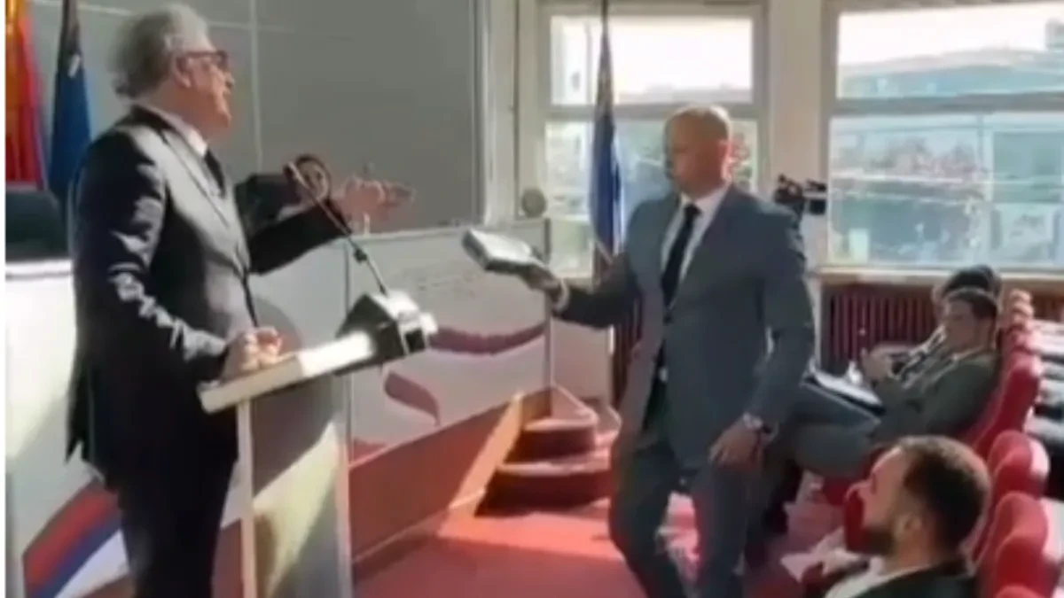 Jedan boks cigareta srušio Milića: Sekulić ga pred svima podsetio na Barona i aferu od dva miliona evra (VIDEO)