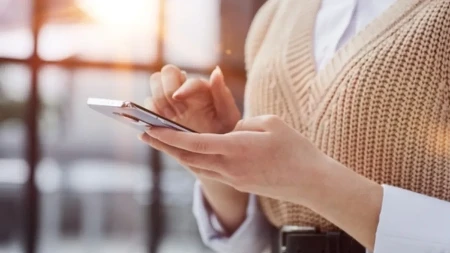 MUP poslao upozorenje - građanima Srbije masovno stižu lažne SMS poruke 