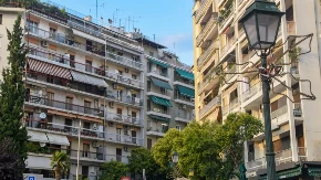 Prizor koji kida dušu: Majka ostavila dete nasred ulice i otišla... Dečak je samo plakao