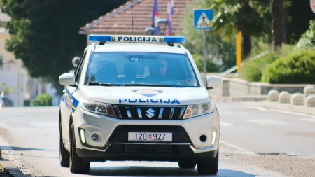 Pucnjava u Zagrebu! Ispalio više hitaca iz kola na dvojicu mladića, pa pobegao