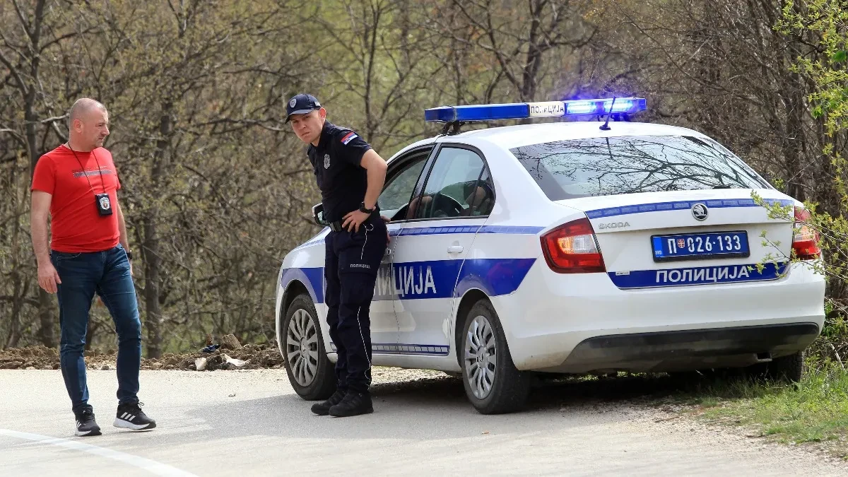 Zemunac demolirao kuću zbog svađe s ocem, pa zapalio svoj automobil