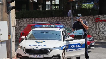 Eksplozija u Zagrebu, ima povređenih: Fast fud se razleteo po ulici, krov je završio na železničkoj stanici!
