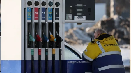 Na snazi restrikcije kupovine goriva u Moskvi i Sankt Peterburgu, porasle i cene