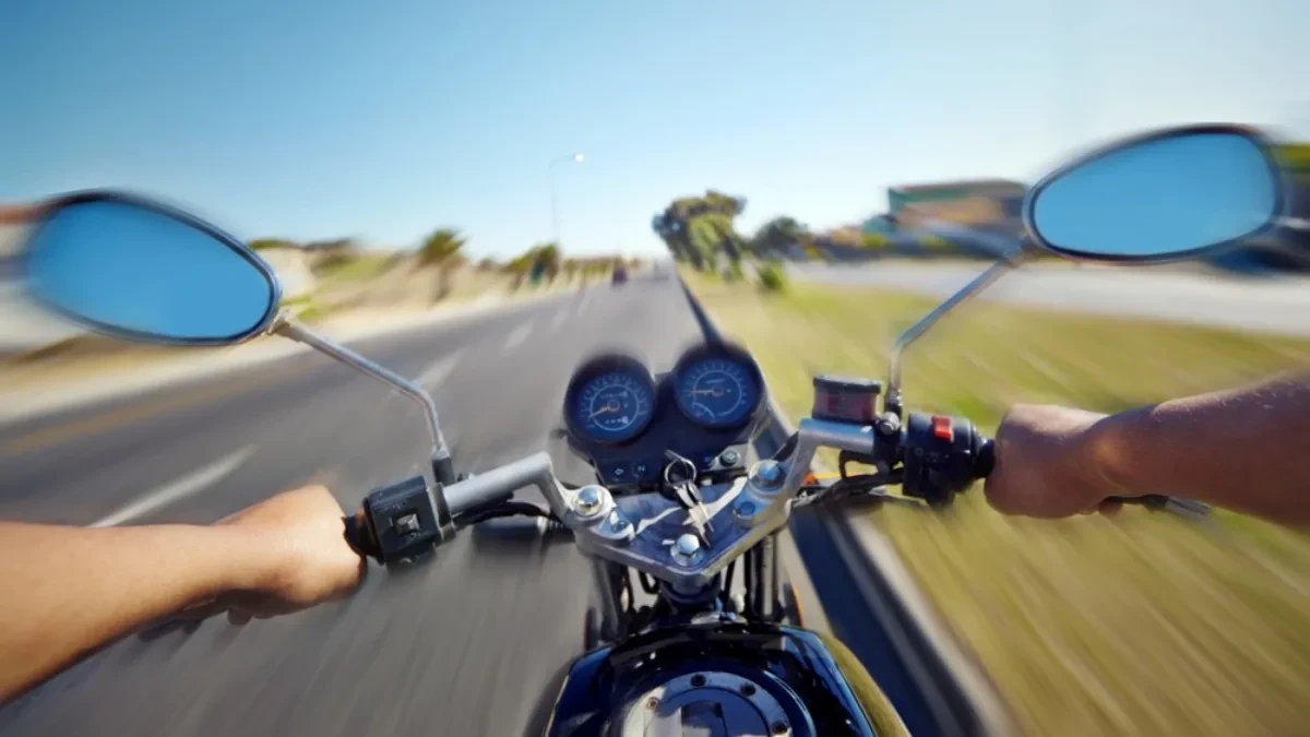 Vozio motocikl 275 km/h na auto-putu! Snimke sulude vožnje objavljivao na društvenim mrežama (VIDEO)