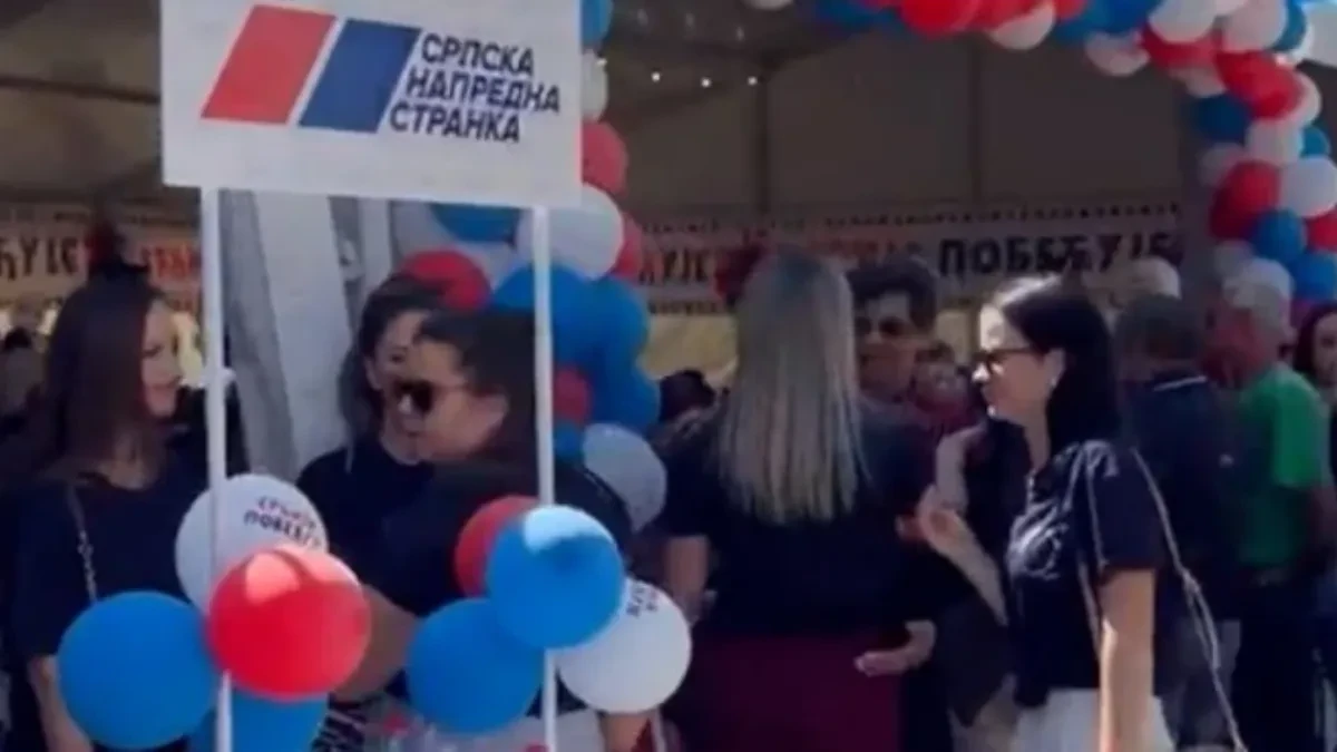 Građani se masovno okupili u Gruščiću, SNS skup kod Šapca vrca od energije!
