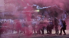 Opšti rat na ulicama Ženeve! Švajcarska policija ispalila suzavac na demonstrante protiv G7