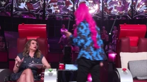Zorica nasrnula na Viki Miljković! Skandal u Pinkovim Zvezdama, pljušte uvrede i teške reči uživo u emisiji! (FOTO)