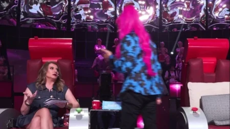 Zorica nasrnula na Viki Miljković! Skandal u Pinkovim Zvezdama, pljušte uvrede i teške reči uživo u emisiji! (FOTO)