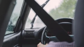 Sve o vožnji tokom kiše: Ključne stvari koje svaki vozač mora da zna