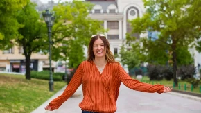 O ovim pantalonama svi pričaju! Kriju stomak, sužavaju struk, a možete da ih nađete i za 2.000 dinara