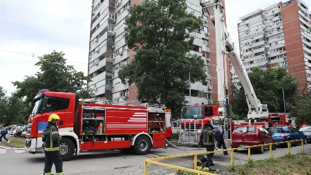 Izgoreo tržni centar na Novom Beogradu: Nesrećni ljudi u suzama poručuju: „Sve nam je otišlo u pepeo!“
