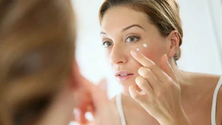 Pitali smo dermatologa: Koji sastojci zaista pomažu da koža sporije stari?
