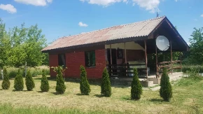 Vikendica sa placem od 15 ari za 13.000 evra: Nalazi se na obronku prelepe planine