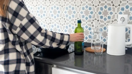 Većina Srba drži ulje na ovom mestu u kuhinji: Greška koja može skupo da vas košta