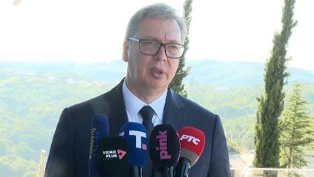 Vučić na otvaranju izložbe fotografija Sinhue o prijateljstvu Srbije i Kine