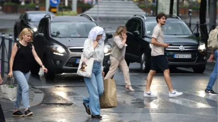 U narednim satima nagla promena vremena! Oglasio se RHMZ, najavljeni pljuskovi sa grmljavinom! 