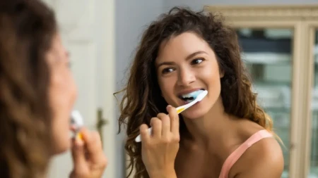 Pre ili posle doručka? Struka konačno razrešila najveću dilemu oko pranja zuba