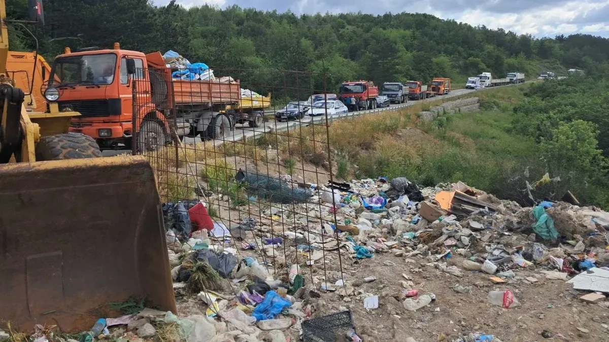 Ljudi se guše u smeću, na snazi vanredno stanje! Situacija u Sjenici postala alarmantna! 