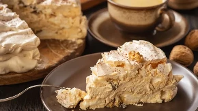 Baka Nada nam je dala recept za puslica tortu: Šuškave kore i penasti fil