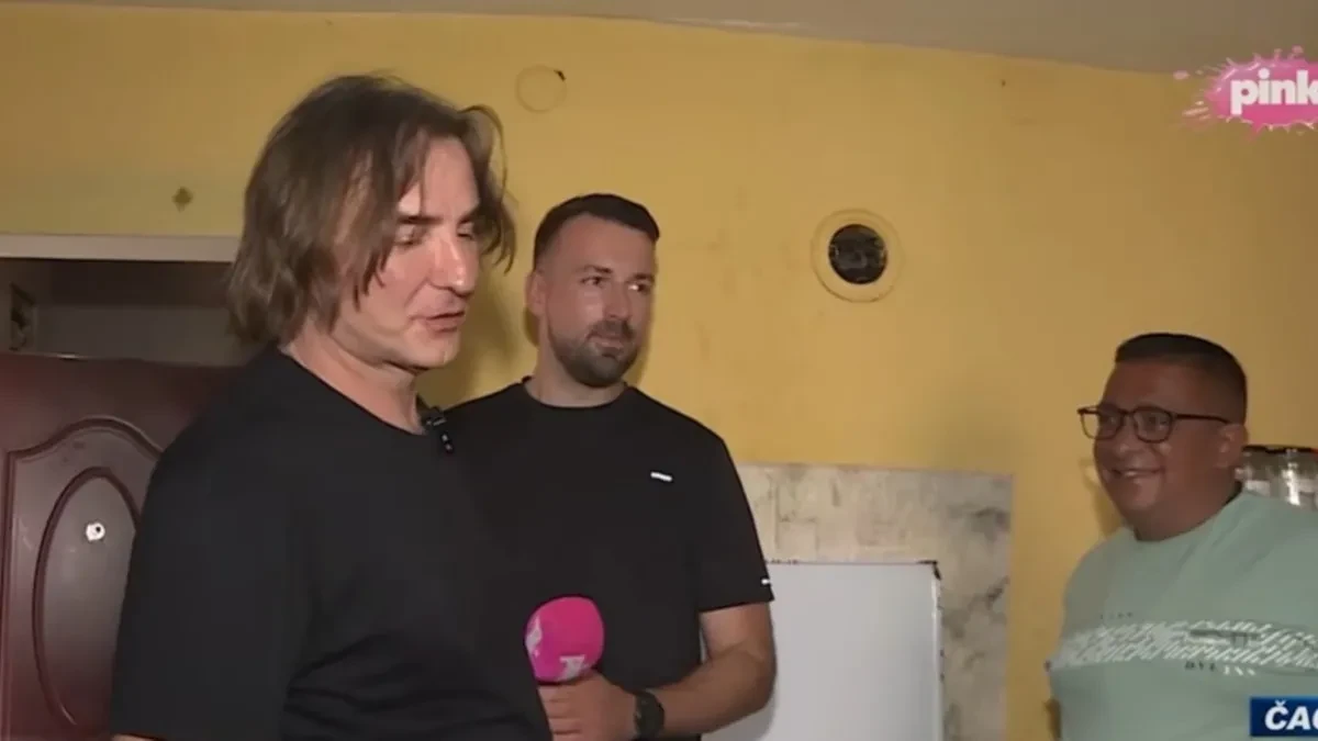 Od bola do nade: Željko Mitrović porodici Vasović iz Čačka doneo podršku, poklone i šansu za bolji početak, ali i najavio utakmicu solidarnosti!