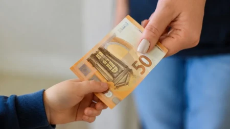„Ako dobiješ peticu, daću ti 50 evra“: Da li je to zaista dobra ideja?